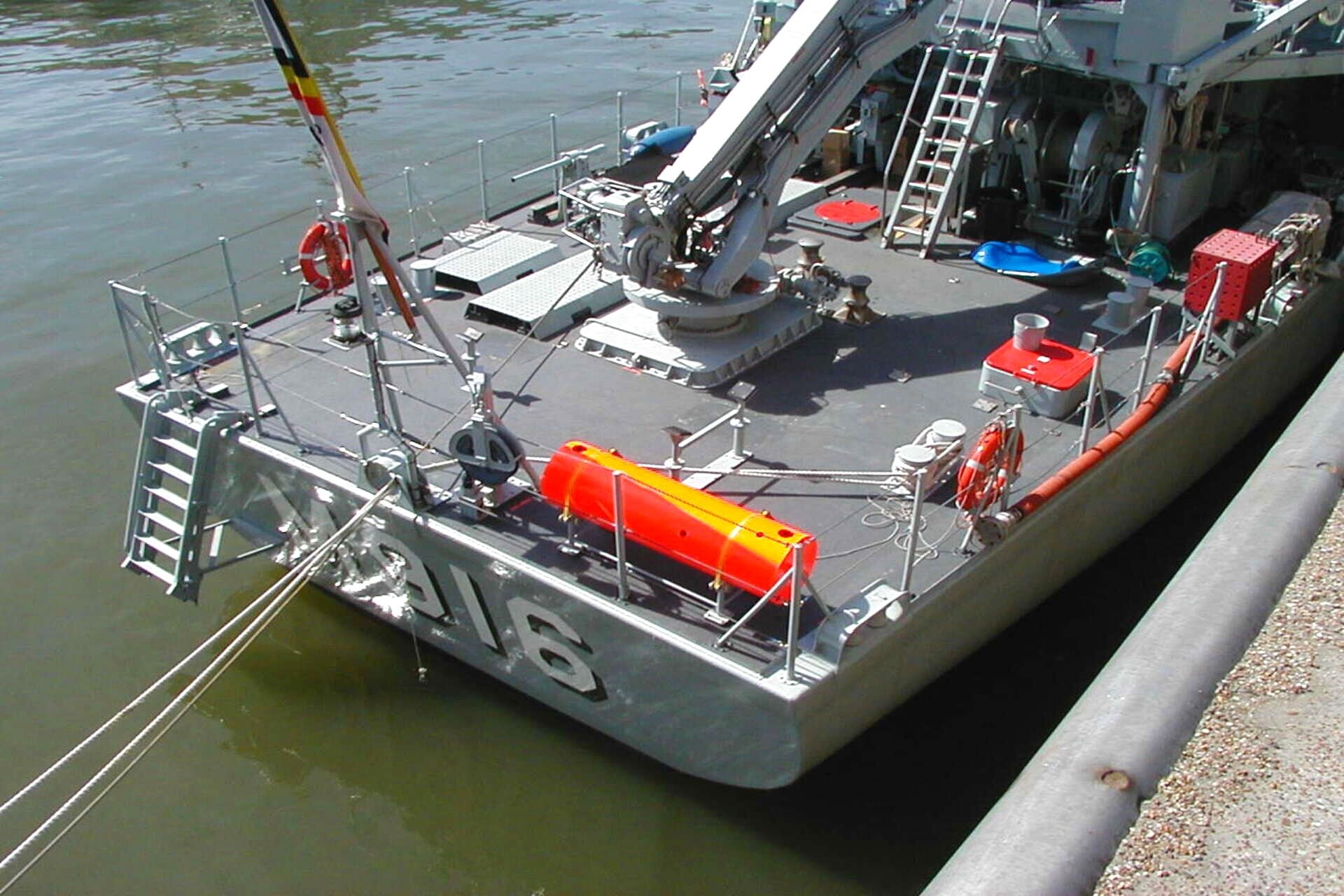 ENECLAD FPS, Producto PROENECON, Soluccion de cubierta de barcos, solucion para aplicaciones en la inmersion, adecuado en salpicaduras.